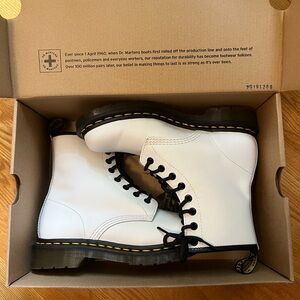 Womens DR. MARTENS 1460 SMOOTH LEATHER LACE UP BOOTS